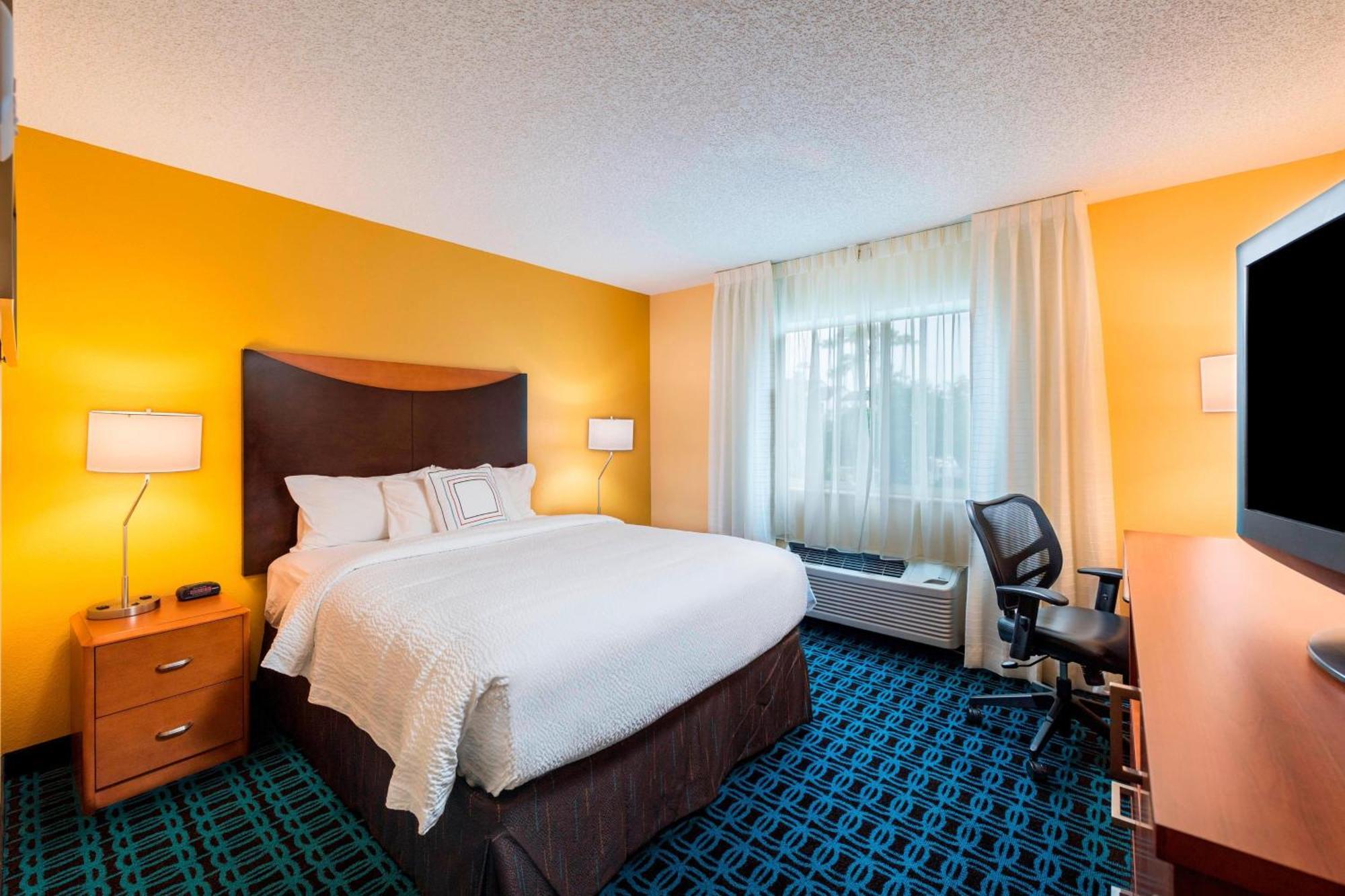 Fairfield Inn And Suites St Petersburg Clearwater Пинелас Парк Екстериор снимка