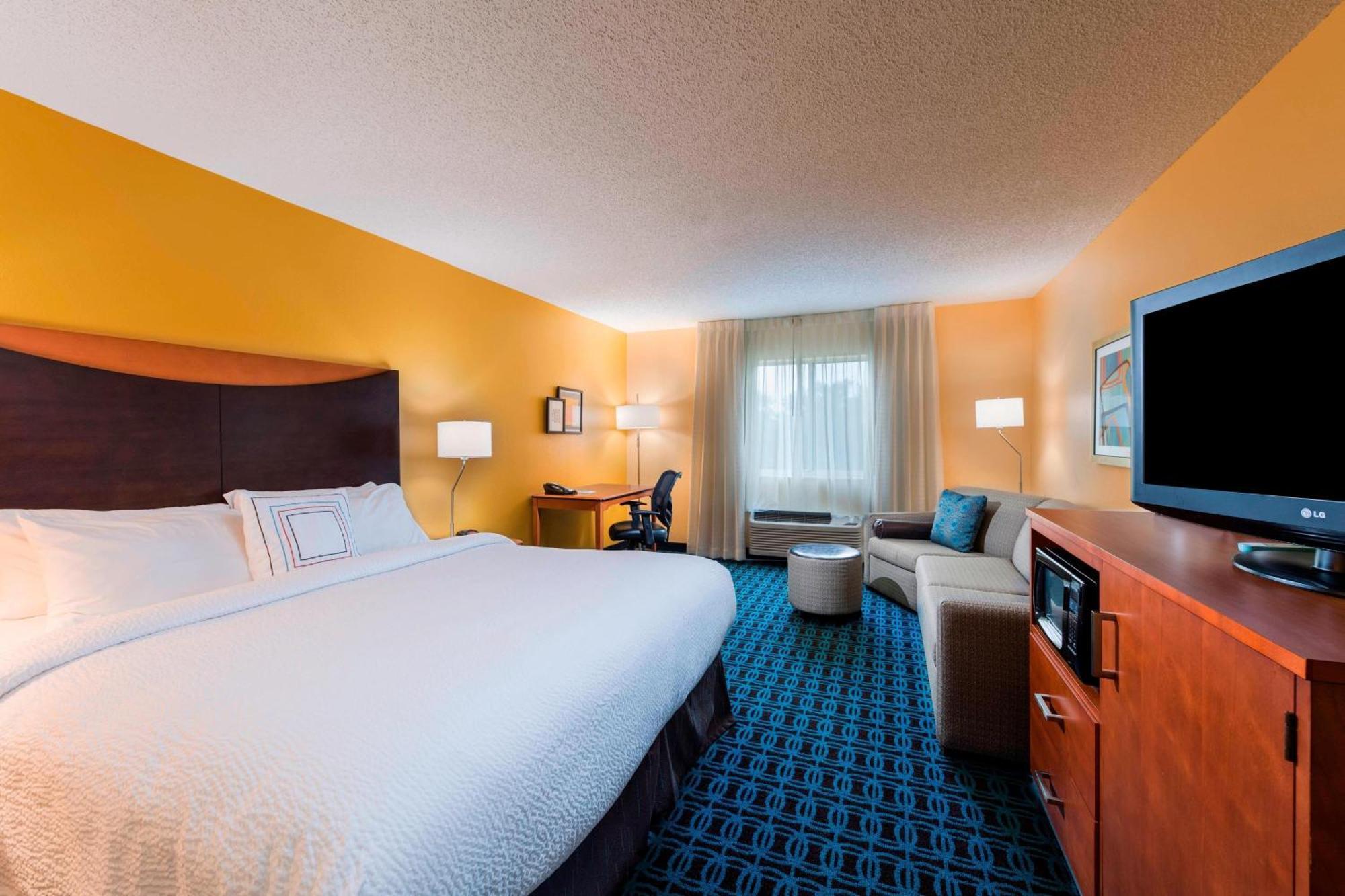 Fairfield Inn And Suites St Petersburg Clearwater Пинелас Парк Екстериор снимка