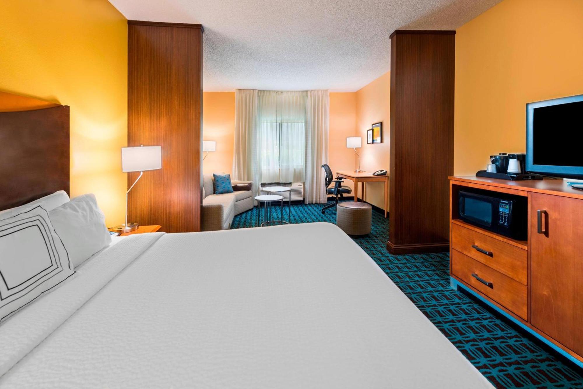 Fairfield Inn And Suites St Petersburg Clearwater Пинелас Парк Екстериор снимка