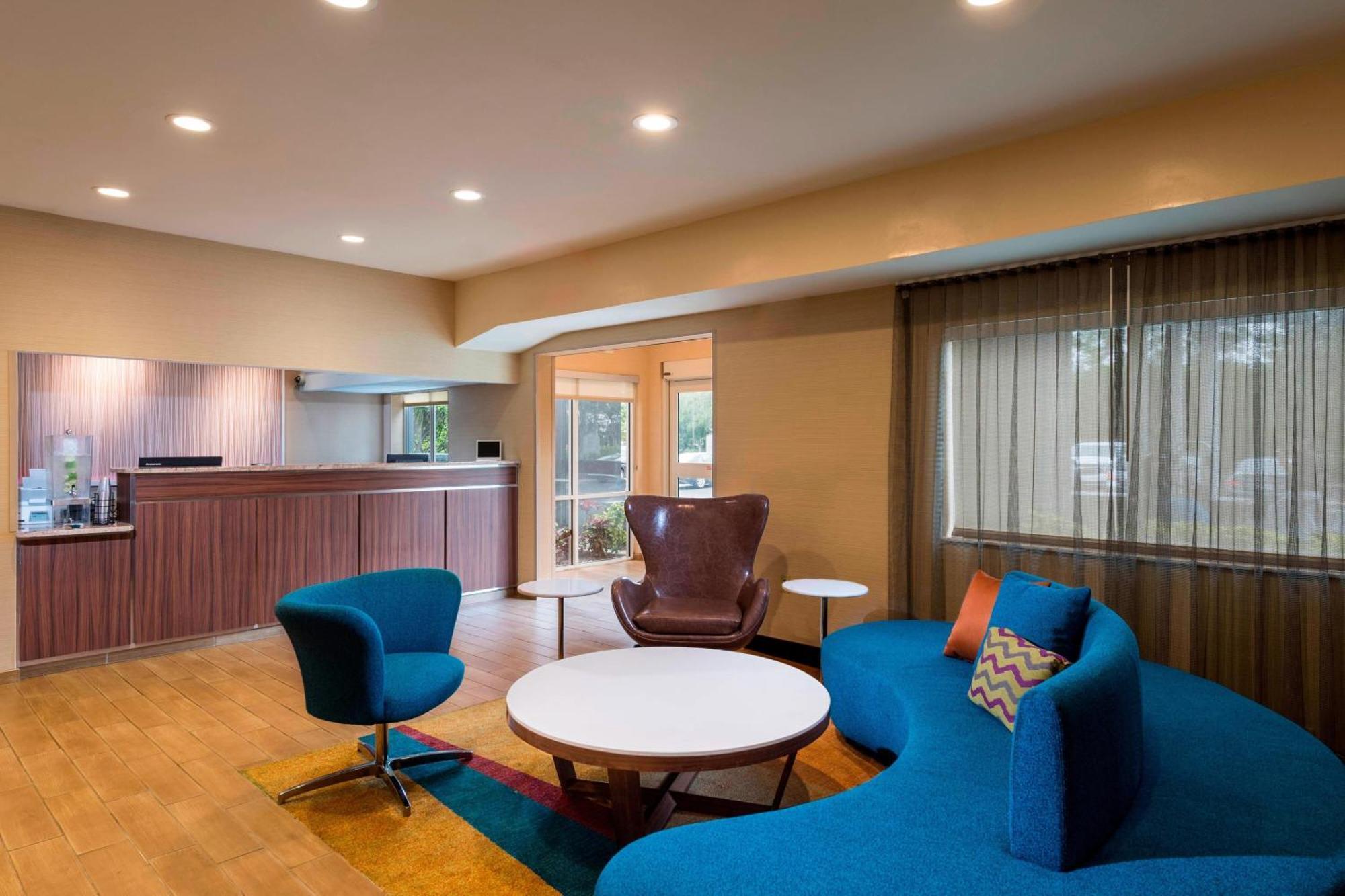 Fairfield Inn And Suites St Petersburg Clearwater Пинелас Парк Екстериор снимка